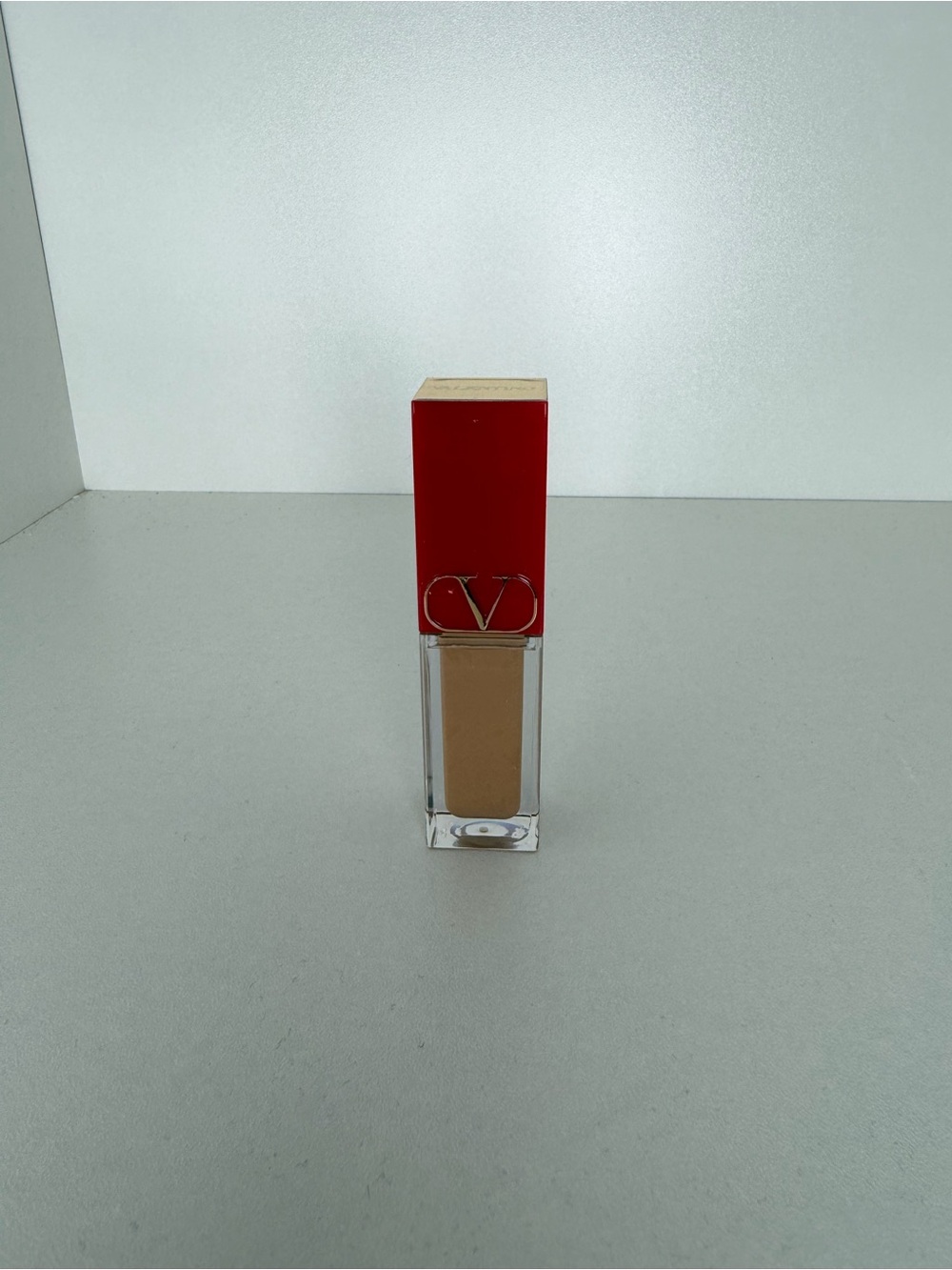 Valentino Very Valentino 24 Hour Wear Hydrating Concealer